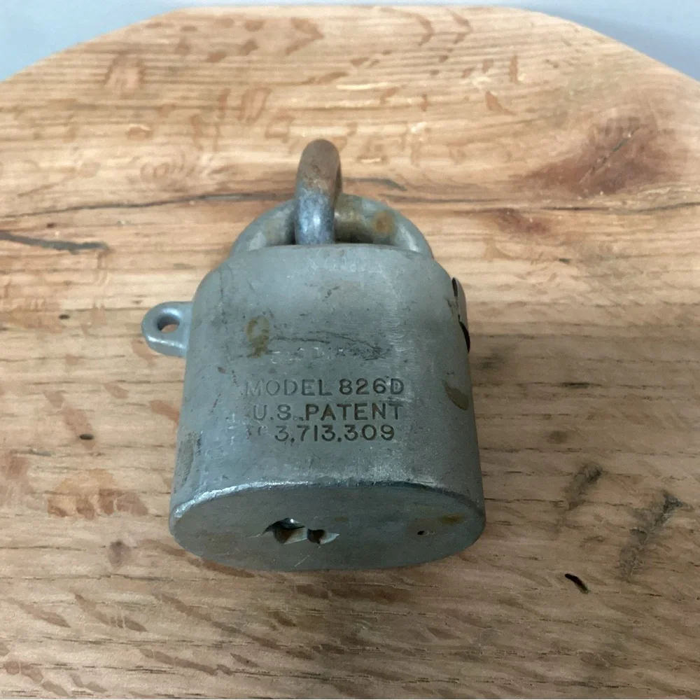 Vintage - Sargent & Greenleaf Inc. 1983 Padlock - Huge & Heavy - Collectible - Picture 7 of 13